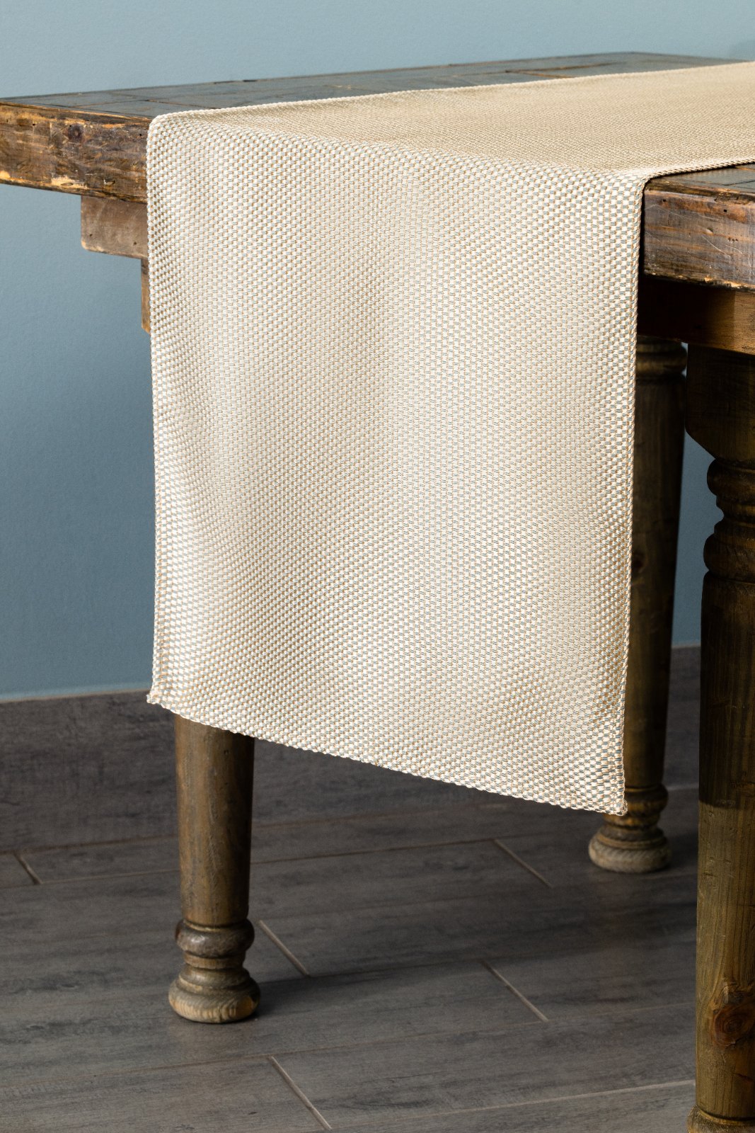 Specialty Aurora Ivory table runner